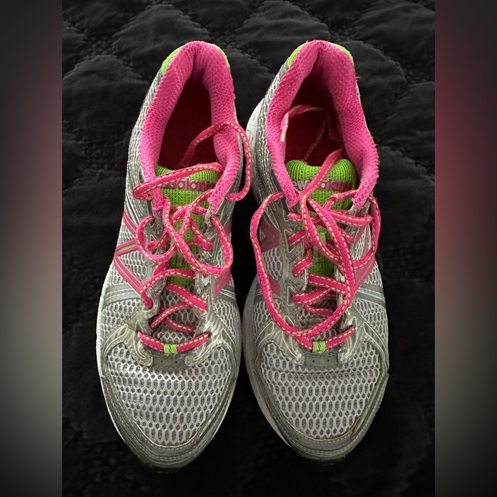 Women's New Balance - Pink and Green